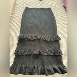 Black ruched midi skirt with ruffles